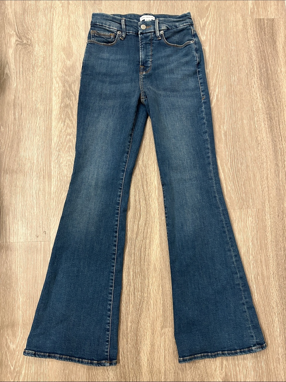 Good American - Good Petite Flare Jeans